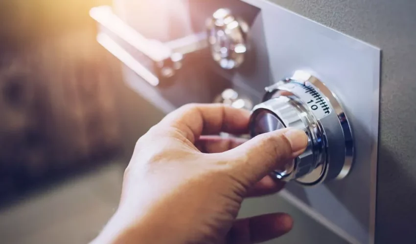 Deblocari seifuri si case de bani