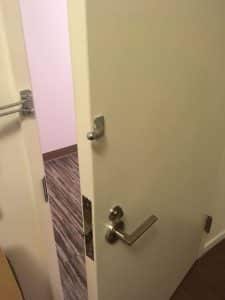 Sisteme mecanisme inchidere usi